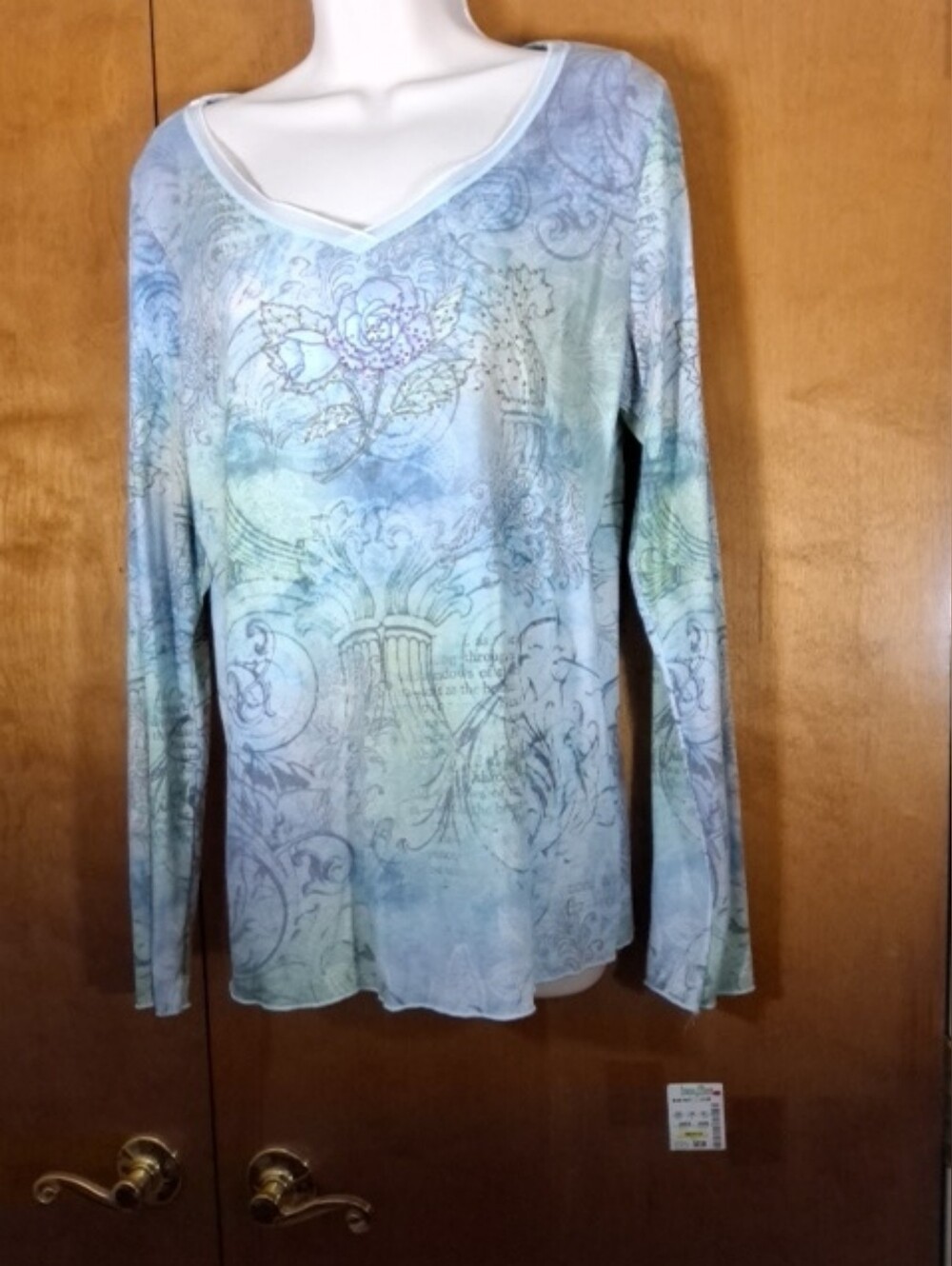 On Emerald New Women's V-Neck Long Sleeve Printed Top - Blue/Green Rinestones